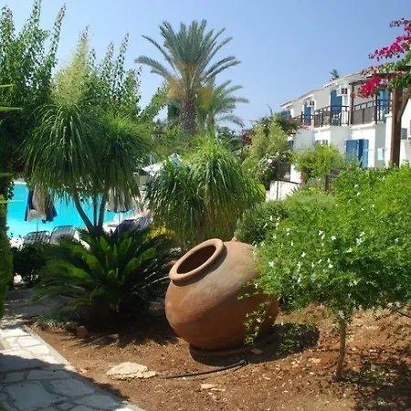 Hylatio Tourist Village Aparthotel Pissouri