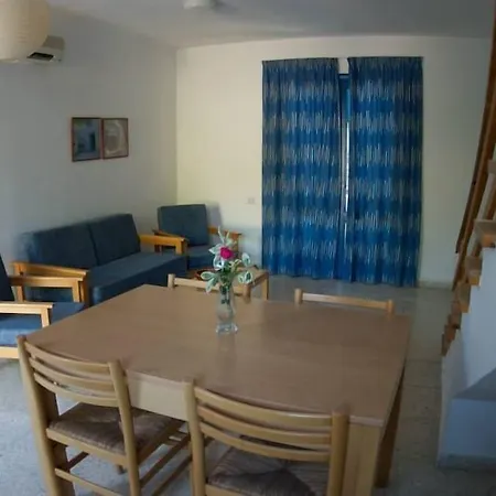 Hylatio Tourist Village Apartahotel 3*