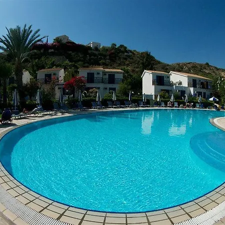Hylatio Tourist Village מלון דירות