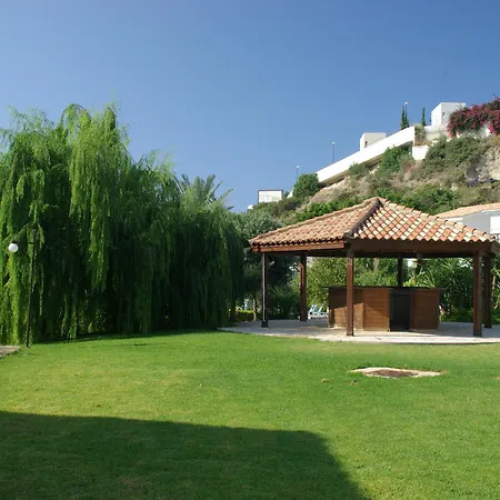 Apartahotel Hylatio Tourist Village 3*