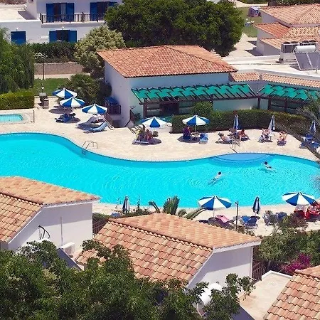 Hylatio Tourist Village 4* פיסורי