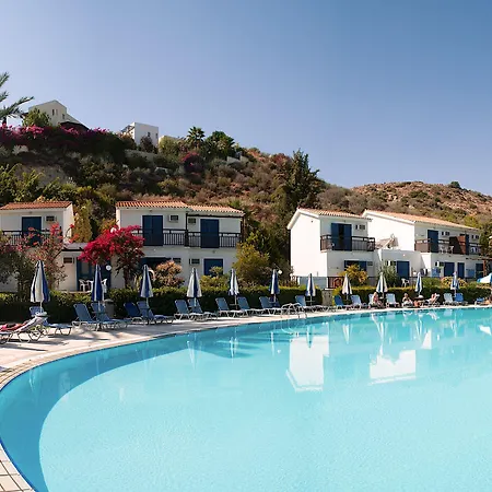 מלון דירות Hylatio Tourist Village פיסורי