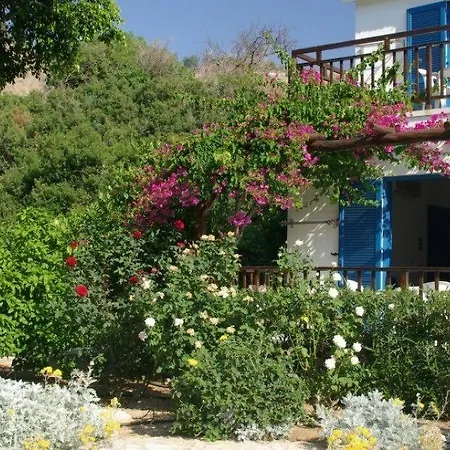 Hylatio Tourist Village 아파트호텔 피조우리