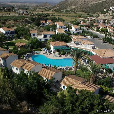 Hylatio Tourist Village מלון דירות פיסורי