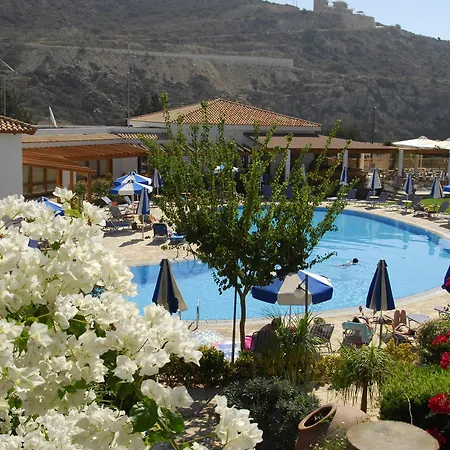 Hylatio Tourist Village מלון דירות 4*