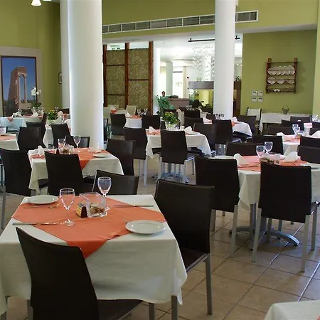 מלון דירות Hylatio Tourist Village פיסורי