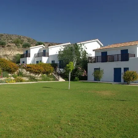 מלון דירות Hylatio Tourist Village