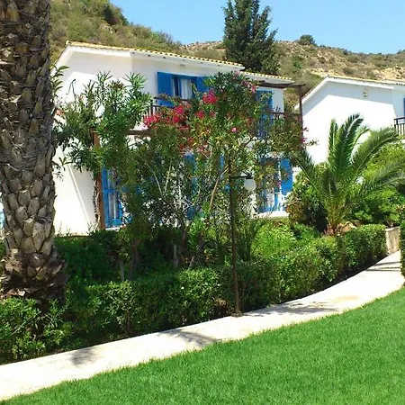 Hylatio Tourist Village 4* פיסורי