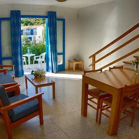 Hylatio Tourist Village 3* Pissouri