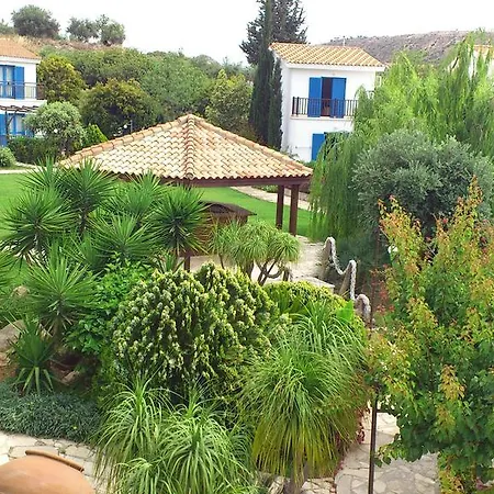 Hylatio Tourist Village 4* פיסורי