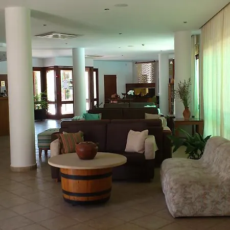 Hylatio Tourist Village 4* פיסורי