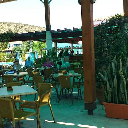 Hylatio Tourist Village מלון דירות