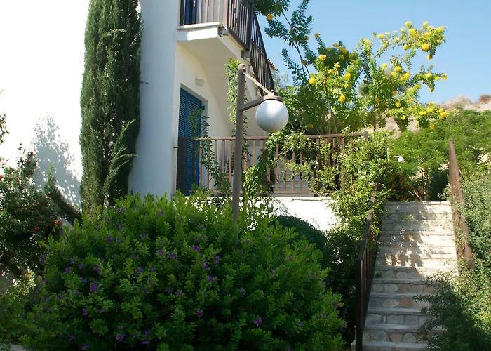 Hylatio Tourist Village 4* Pissouri